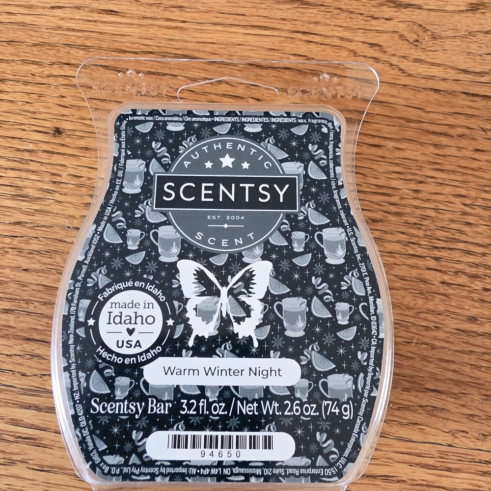 Scentsy Warm Winter Night Wax Bar - Black & White